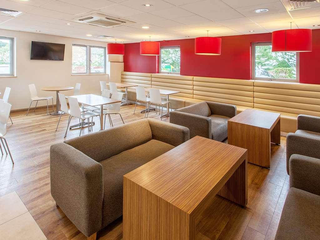 Travelodge Bracknell Central Restaurang bild