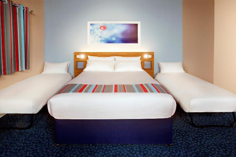 Travelodge Bracknell Central Exteriör bild