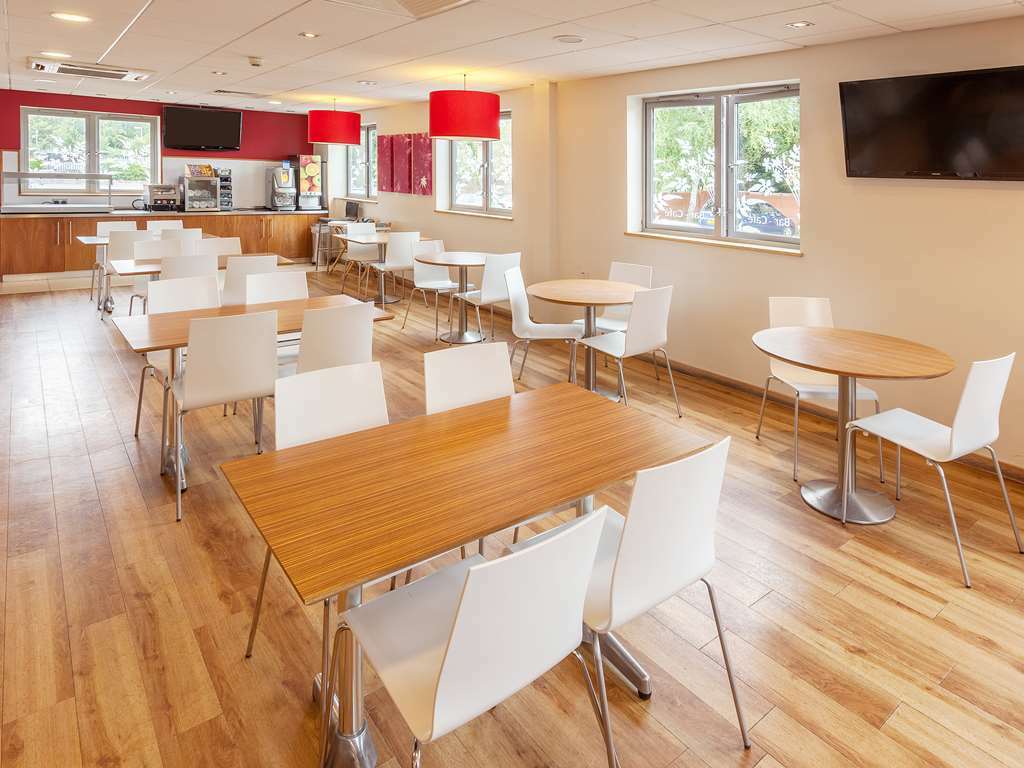 Travelodge Bracknell Central Restaurang bild