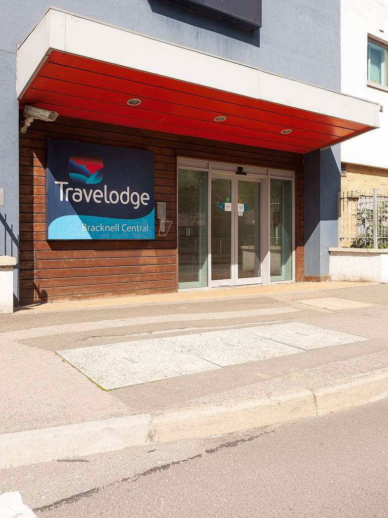 Travelodge Bracknell Central Exteriör bild